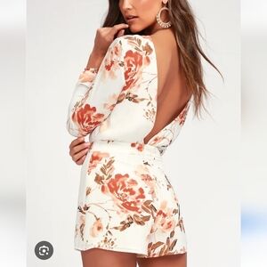 Ali & Jay Flower Power White Floral Print Backless Romper XS Long Sleeve